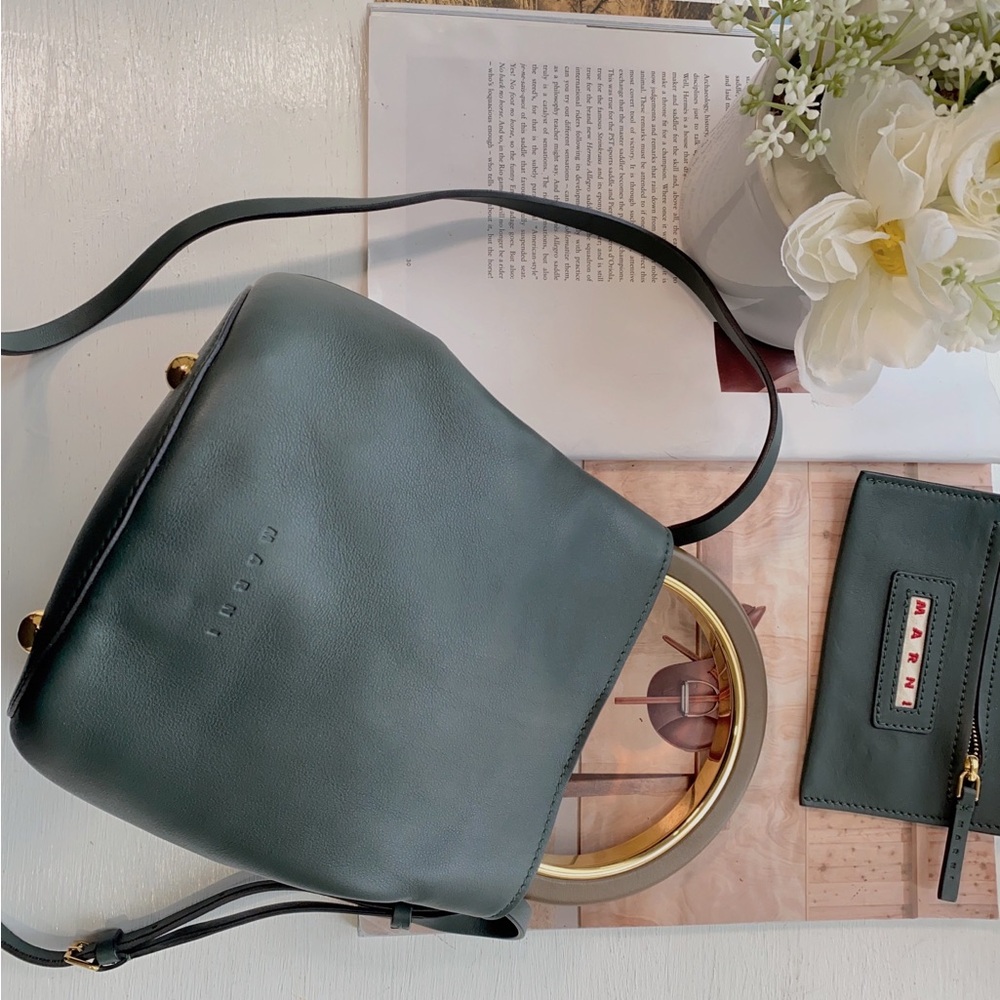 MARNI Smooth Leather Pannier Bucket Bag. - Picture 6 of 6